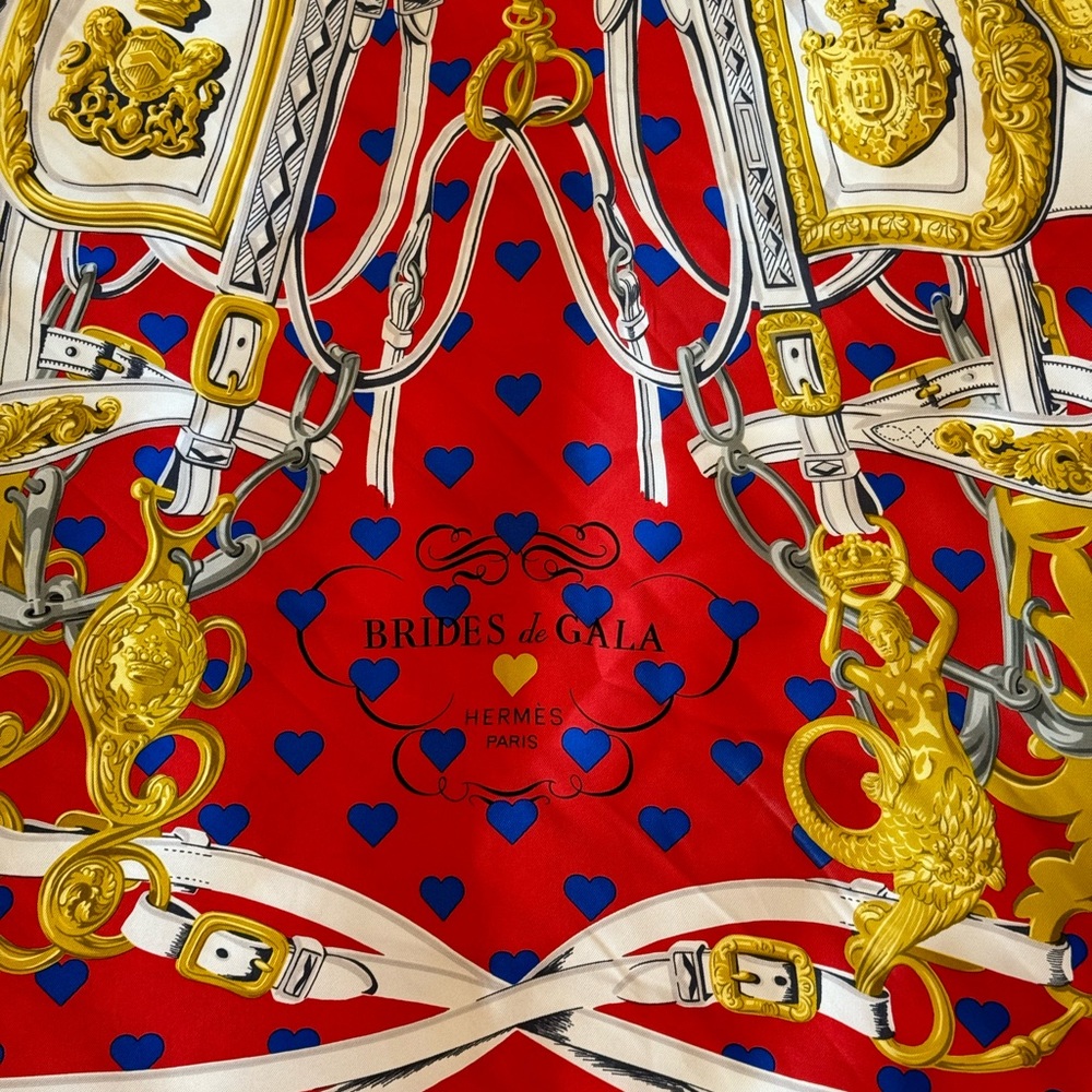 Elegant Authentic Hermès Scarf - Picture 4 of 11